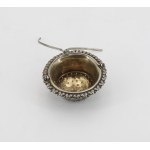 Tea strainer