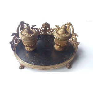 Inkwell, gilded bronze with black marble, mid-19th century /m.