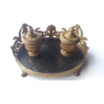 Inkwell, gilded bronze with black marble, mid-19th century /m.