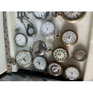 Lot of 21 vintage pocket watches from various periods, accompanied by a decorative chatelaine