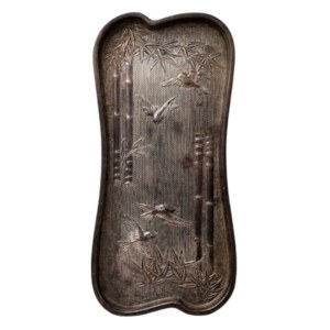Japanese metal tray from the Meiji period, decorated with bamboo and sparrows; approximately 19 cm