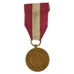 Second Polish Republic, Medal for Long Service, 10 years, with ribbon (306)