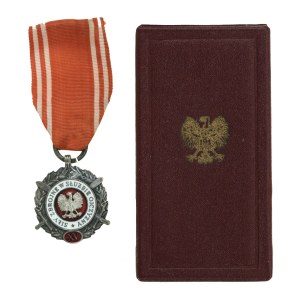 People's Republic of Poland, Armed Forces in the Service of the Fatherland Medal, Silver XV – large numerals (112)