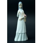 Porcelain figurine of a woman with a basket of flowers - Valencia, Spain - starting at 1 zł!