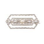Brooch with a pearl and diamonds, Art Deco, 1920s–1930s