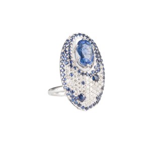 Ring mit Saphiren und Diamanten, modern