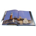 A HISTORY OF ARCHITECTURE FROM ANTIQUITY TO THE MODERN ERA Numerous photographs