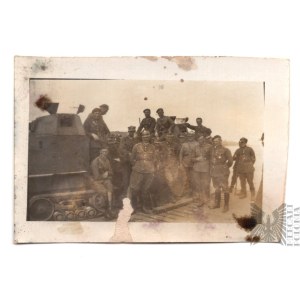 II RP Fotografia Żołnierzy Wojsk Pancernych Przy Samochodach Pancernych wz.28 Czarne Berety