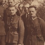 [AUTOGRAF PIŁSUDSKIEGO] II RP Fotografia Józefa Piłsudskiego w Otoczeniu Oficerów Karol Pęcherski. Belweder Warszawa