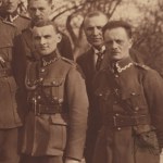 [AUTOGRAF PIŁSUDSKIEGO] II RP Fotografia Józefa Piłsudskiego w Otoczeniu Oficerów Karol Pęcherski. Belweder Warszawa