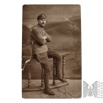 World War I/Poland/Second Polish Republic: Portrait Photograph of a Soldier, ca. 1918 (?)/ Eagle/ Maciejówka
