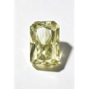 Diamant naturel Fancy Color de 0,28 ct, VS2. Prix brut : environ 14 000 zł
