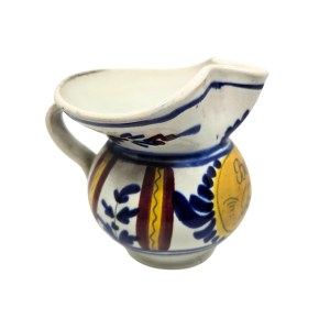 A jug in the style of a Tuscan bucaletta