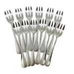 Set of 12 silver-plated oyster forks, Chambly