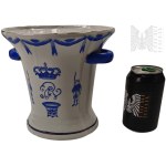 China - White Porcelain Vase in the English Style with a Pair of Soldiers and the Monogram "AF"