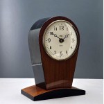 Triton quartz desk clock in a wooden case—1960s