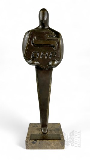 Marek Sierpiński (1954 Warszawa - Warszawa 2014) - Polska - 2003 r - Figura z Brązu Nagroda Za Zasługi Dla Ochotniczych Hufców Pracy dla Prezydenta Aleksandra Kwaśniewskiego (OHP, Rzeżba, Sztuka Współczesna)