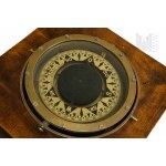 [MARITIME KUNST] Gustav A. Kreuziger – Schiffskompass / Kompass im Schrank (Seereisen, maritime Souvenirs, Schiff, Holz)