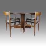 Gianfranco Frattini Table and four chairs, manufactured by Cassina - Italy