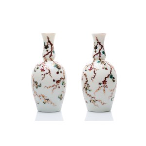 PAIR OF URANIUM GLASS VASES IN THE JAPONISME STYLE | HARRACHOV GLASSWORKS (GRAF HARRACH'SCHE GLASFABRIK), NOVÝ SVĚT (NEUWELT)