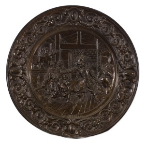 DECORATIVE RELIEF-EMBOSSED BRASS PLATE WITH SCENE LA QUERELLE | ART FOUNDRY (FRENCH OR BELGIAN PROVENANCE)