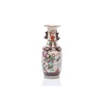 CRACKLE-GLAZED PORCELAIN VASE "BATTLE SCENE WITH WARRIORS" | CHINA (JINGDEZHEN REGION)