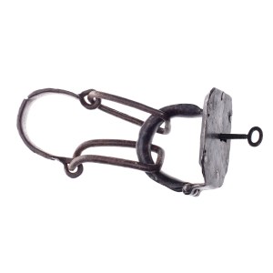 HISTORICAL HAND-FORGED FOOT SHACKLES WITH LOCK AND KEY | ARTISTIC / GUILD BLACKSMITH (CENTRAL EUROPEAN PROVENANCE)