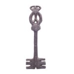 MONUMENTAL FORGED CASTLE / GATE KEY WITH PIERCED BOW | GUILD / ARTISTIC LOCKSMITH (CENTRAL EUROPEAN PROVENANCE)