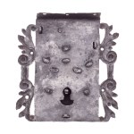 HISTORICAL FORGED TRUNK LOCK WITH RELIEF ACANTHUS WINGS AND CHASED DECORATION | GUILD / ARTISTIC LOCKSMITH (CENTRAL EUROPEAN PROVENANCE)