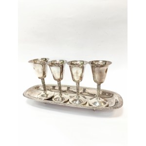 Versilbertes Set aus 4 Kelchen mit Tablett