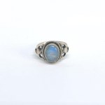 Vintage silver ring with a natural labradorite