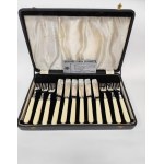 "Firth Straybrite Crusader" silver-plated fish cutlery set in its original case with a card