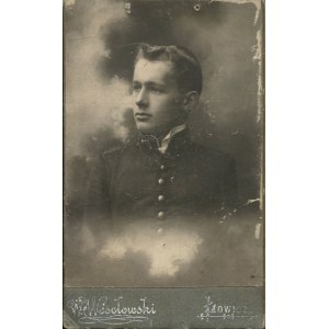 [cardboard photograph] Łowicz, W. Wesołowski. Wacław Brzozowski, a student at the Real School in Łowicz [after 1905]