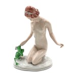 Figurine of a Woman with a Prince Turned into a Frog (Katowice, 1960s–1970s)