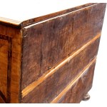 Walnut chest of drawers with figurative inlays - Piedmont, 18th century