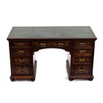 GILLOWS OF LANCASTER English Victorian inlaid desk - First half of the 19th century