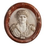 Marble clipeus featuring the profile of a Roman emperor - Italy, 19th century