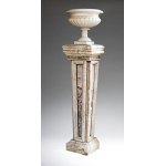Pair of columns with two marble vases - Italy, 20th century