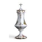 Dresda porcelain lidded vase - 19th century