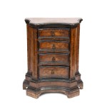 Small veneered chest of drawers - Rome, 18th century