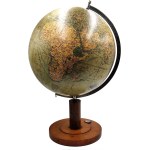 A globe by Columbus-Erdglobus with a compass from the 1940s (height: 55 cm), [Art Deco]