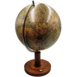 A globe by Columbus-Erdglobus with a compass from the 1940s (height: 55 cm), [Art Deco]