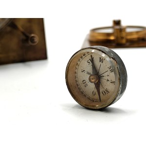 A small travel compass from the early 20th century