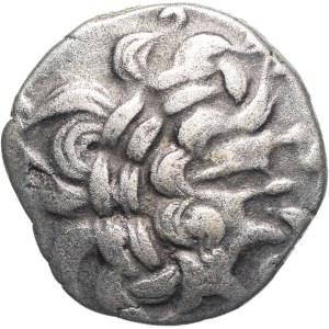 Armorique / Rédons. Statère au profil imberbe, classe I, var. 3, roue à 4 rayons ND (Ier s. av. J.-C.).
