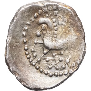 Bituriges Cubes. Quinary, Class III, uninscribed with a sword, var. 1 with the ND pentagram (late first third of the 1st century BCE and the Gallic Wars).