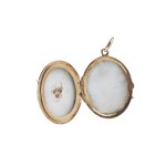 Early 20th-century pendant with a secret compartment