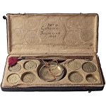 Collectibles - COLLECTIBLE ITEMS 8-weight currency exchange scale...