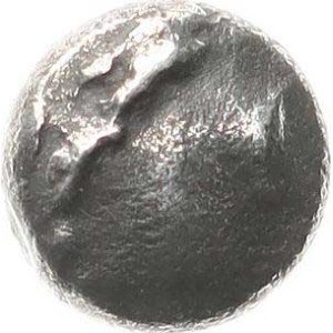 Celti orientali, ag obol, 7 mm, 0,802 g – testa stilizzata / protuberanza liscia