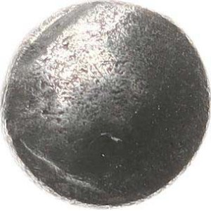 Celti orientali, ag obol, 7 mm, 0,802 g – testa stilizzata / protuberanza liscia