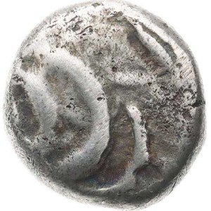 Celts - Vindelici, Ag Quinar, Büschelquinar type, horse facing left / barbarized head